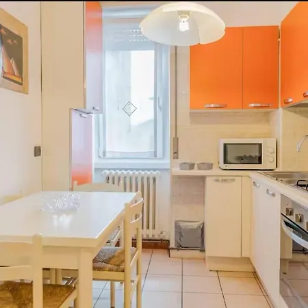 Elegant House By Mony - Free Wi-fi Lecco