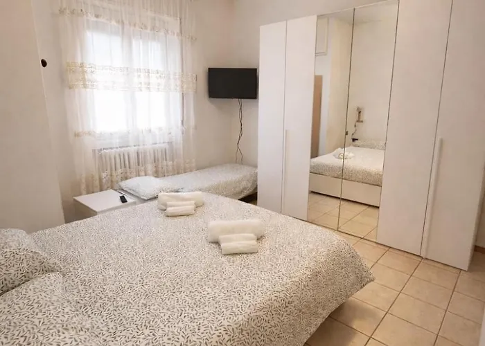 Elegant House By Mony - Free Wi-fi Lecco