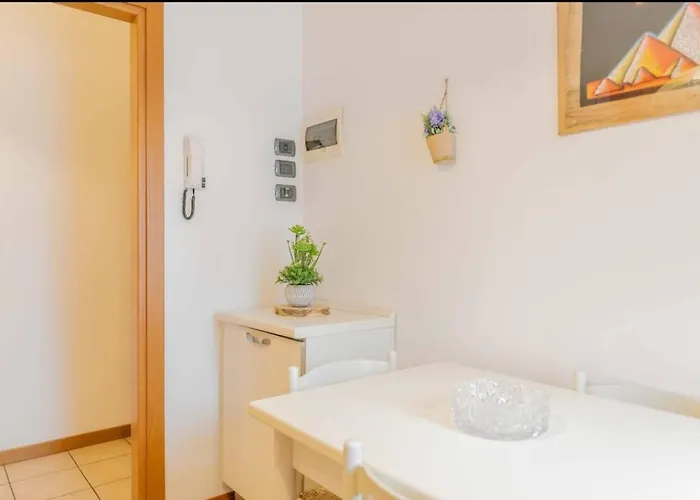 Elegant House By Mony - Free Wi-fi Лекко