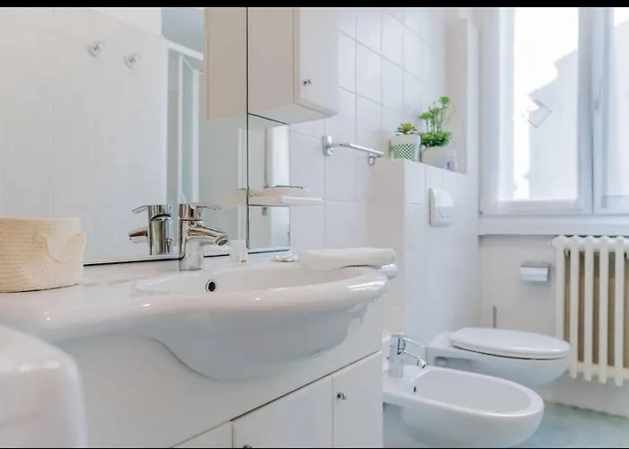 Elegant House By Mony - Free Wi-fi Лекко